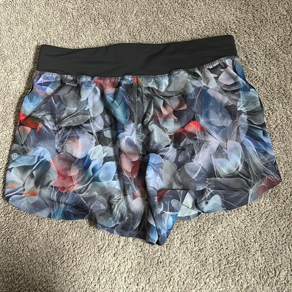 Lululemon fast and free shorts 3” - Picture 4 of 6